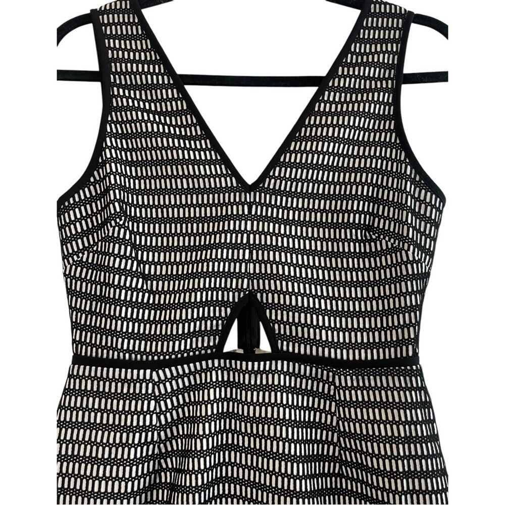 Elliatt Morocco Black & White Mini Dress Keyhole A-Line Silhouette Small